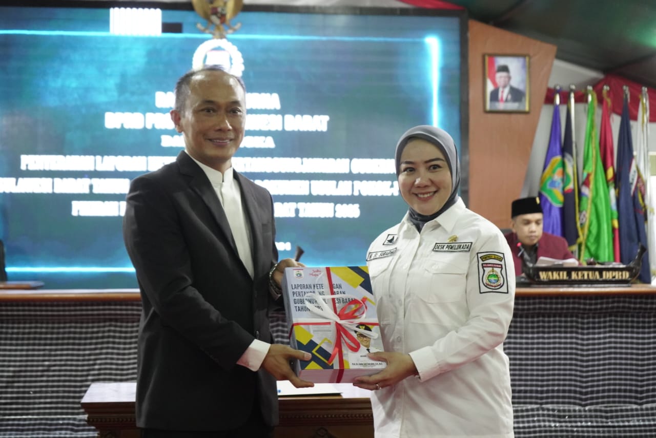 Serahkan LKPj Gubernur Tahun 2023, Prof Zudan: 24 Penghargaan Berkat Kekompakan DPRD, Pemprov dan Masyarakat