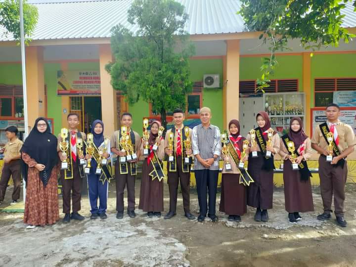 Pelajar SMPN 1 Parepare Torehkan Prestasi di Pekan Kebudayaan Daerah dan Pemilihan Dara Daeng