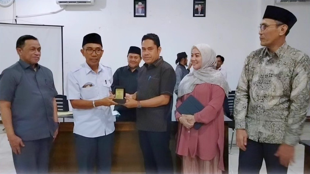 Pimpinan DPRD Sulbar Bersama Pansus Ranperda Pesantren Berkunjung ke Kemenag Polman