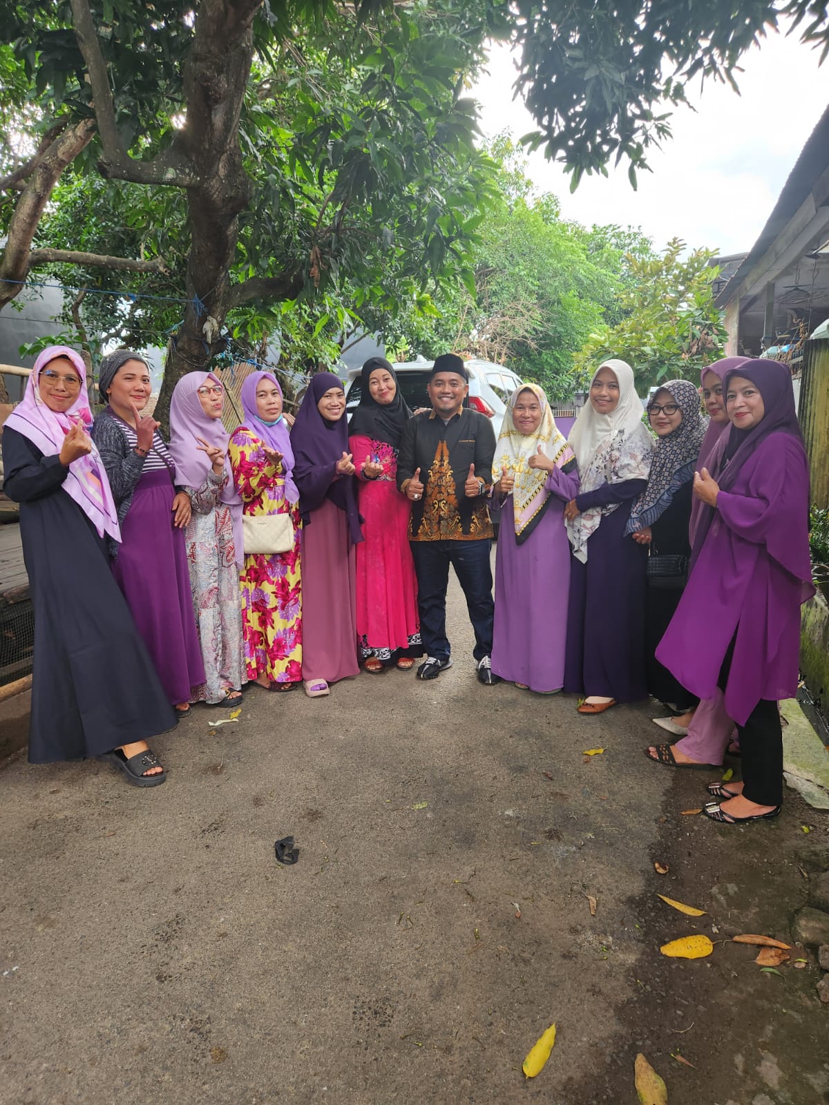 Jusvari Genda Kompak Bersama Ibu-ibu Kelompok Arisan, Berterima Kasih Doa dan Dukungan di Pileg 