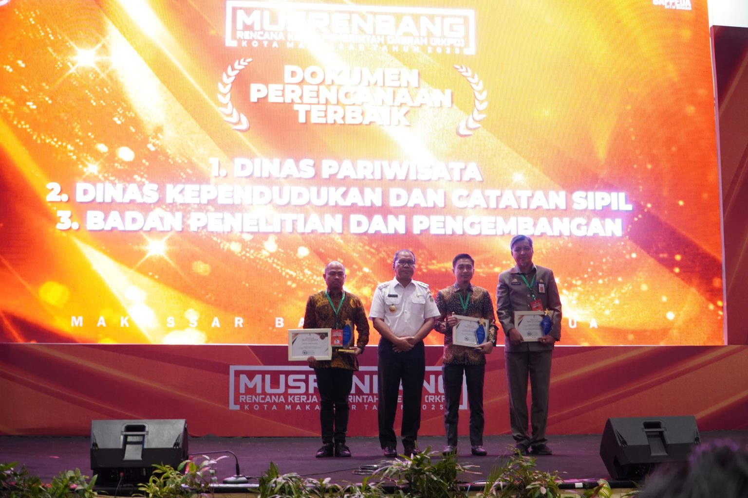 Dinas Pariwisata Makassar Dapat Penghargaan Perencanaan Program Terbaik Tahun 2024