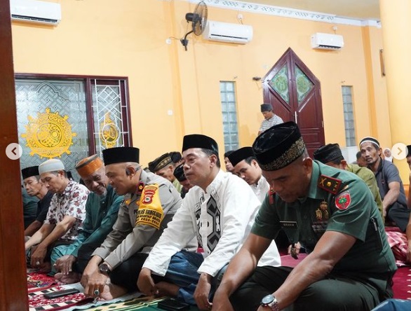 Safari Ramadan di Kelurahan Laikang, Camat Biringkanaya Sampaikan Program Jagai Anakta
