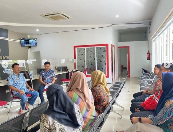 Camat-Sekcam Biringkanaya Beri Pengarahan Petugas Loket, Untuk Peningkatan Kualitas Pelayanan