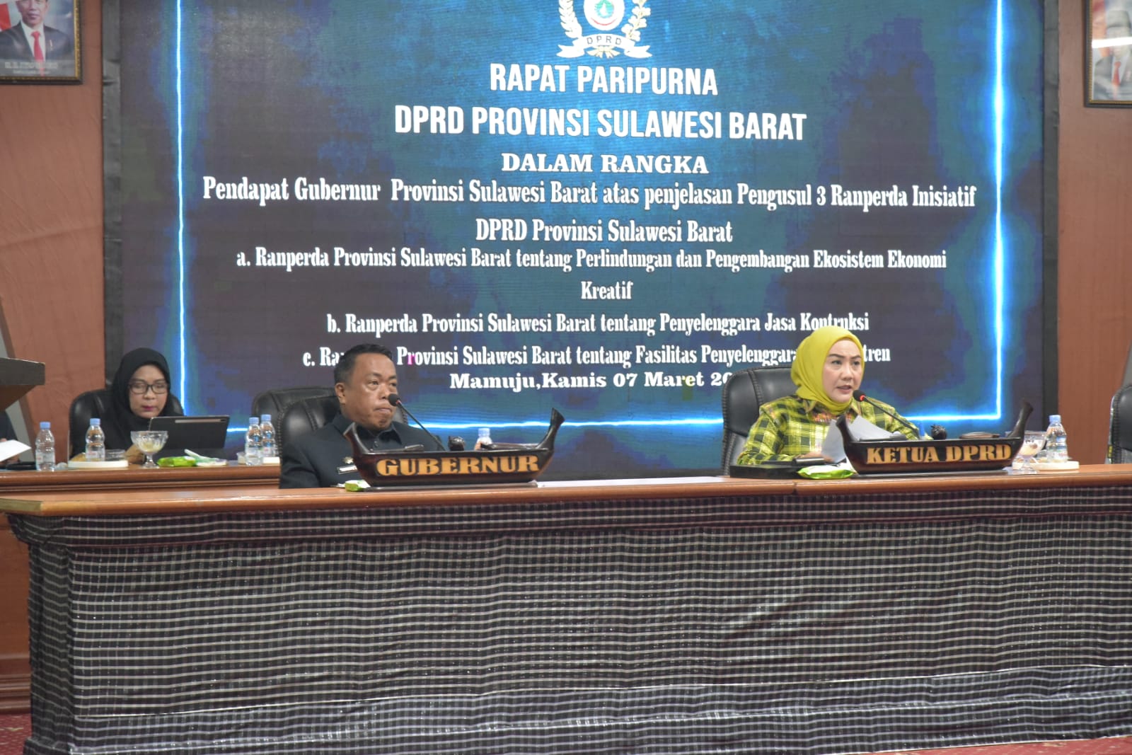 DPRD Sulbar Gelar Paripurna Pemandangan Umum Fraksi Terhadap Lima Ranperda