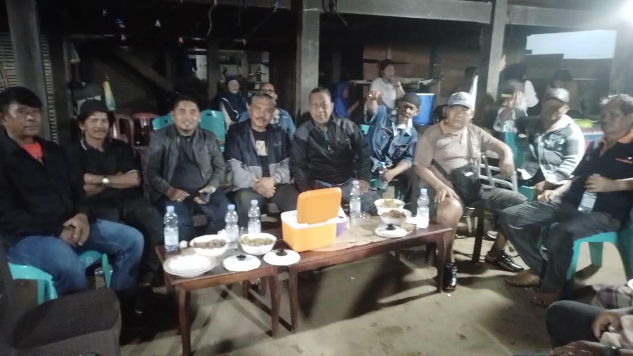 Caleg Terpilih DPRD Parepare Jusvari Genda Bermalam Minggu Bersama Masyarakat Lemoe, Guyuran Hujan Jadi Berkah 