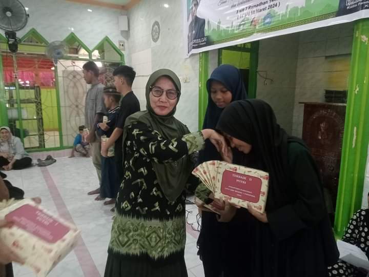 Penutupan Pesantren Ramadan SMPN 1 Parepare Ditandai Pemberian Apresiasi Peserta Terbaik