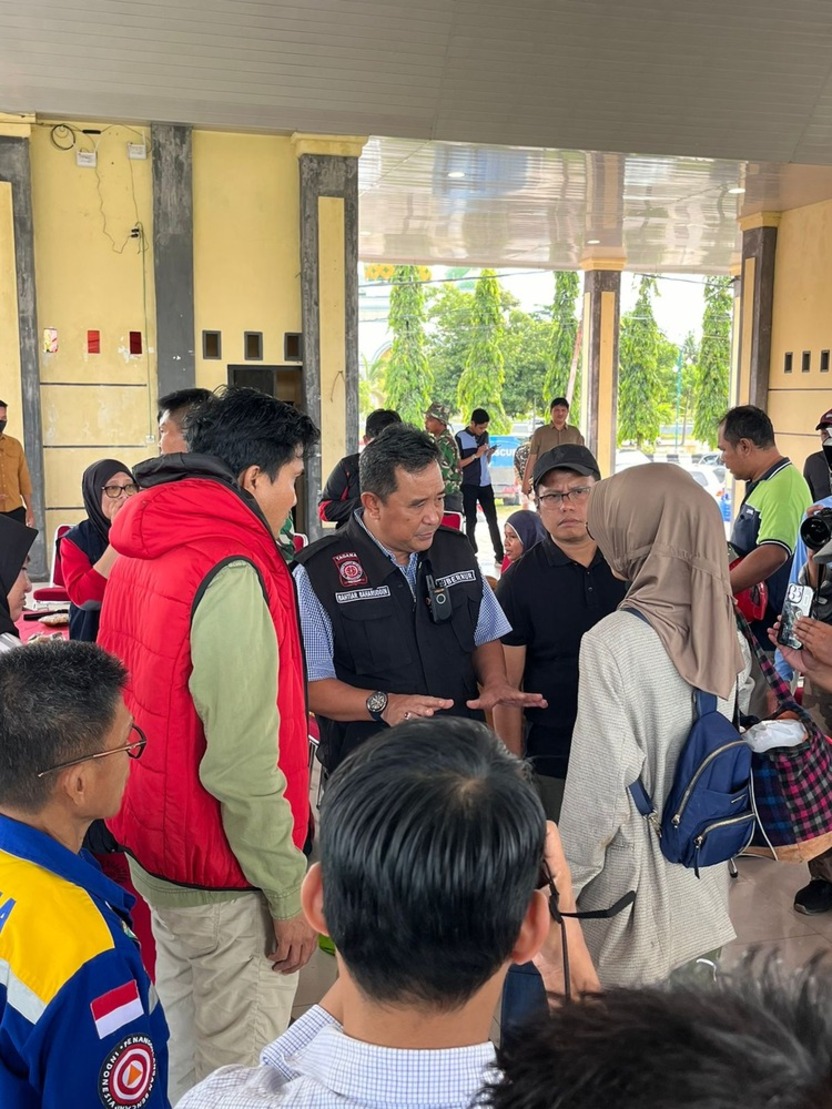 Sempat Terkendala Cuaca Buruk, Helikopter Pembawa Bantuan Berhasil Mendarat di Latimojong Luwu