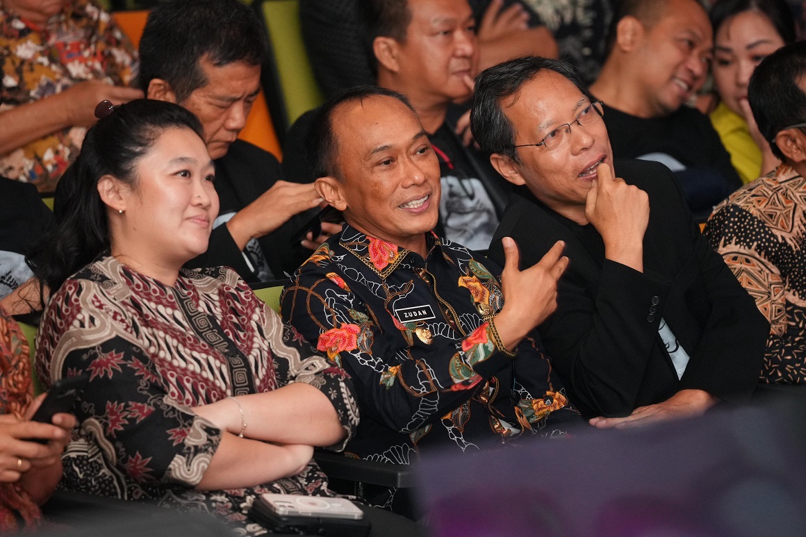 Support Perayaan Waisak Umat Budha, Prof Zudan: Kolaborasi Perkuat Kerohanian 