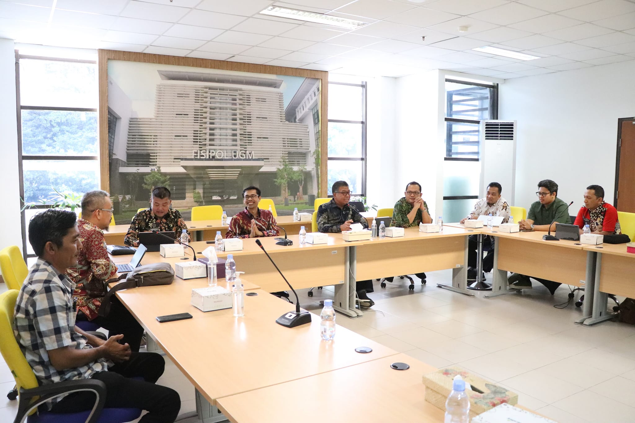 Sekprov Sulbar Bertemu Dekan Fisipol UGM, Bahas Evaluasi Program Digitalisasi Tata Kelola SPBE