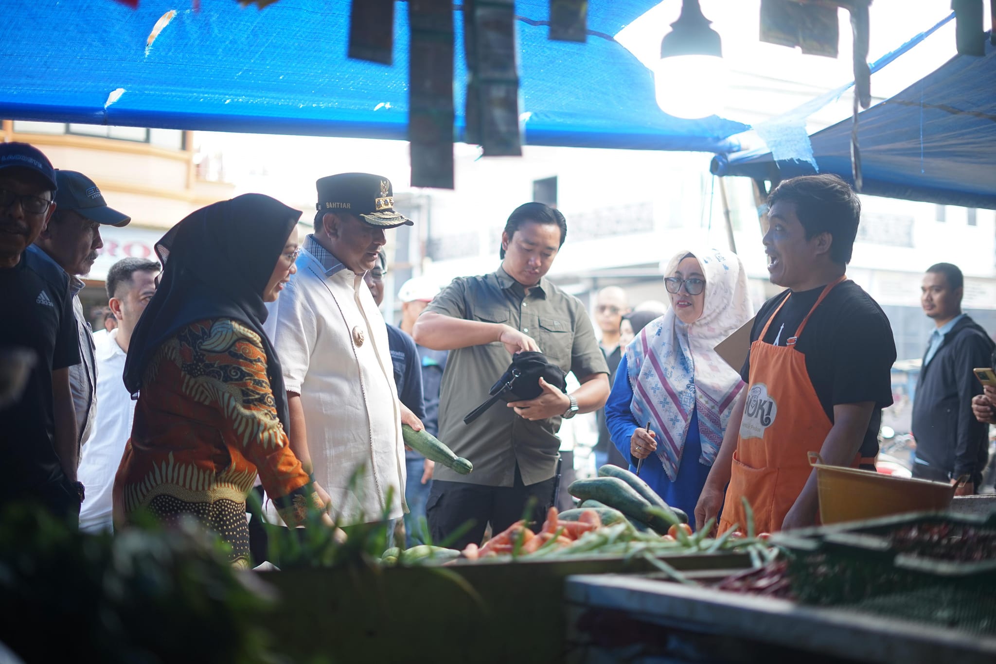 Ingin Pastikan Inflasi Terkendali, Pj Gubernur Sulbar Temui Pedagang Pasar Mamuju