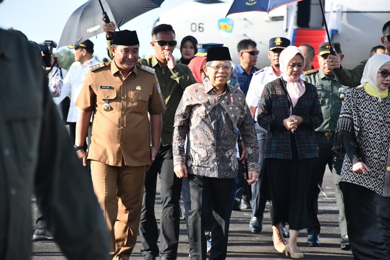 Pj Gubernur Bahtiar Sambut Kedatangan Wapres di Sulbar, Akan Lantik KDEKS