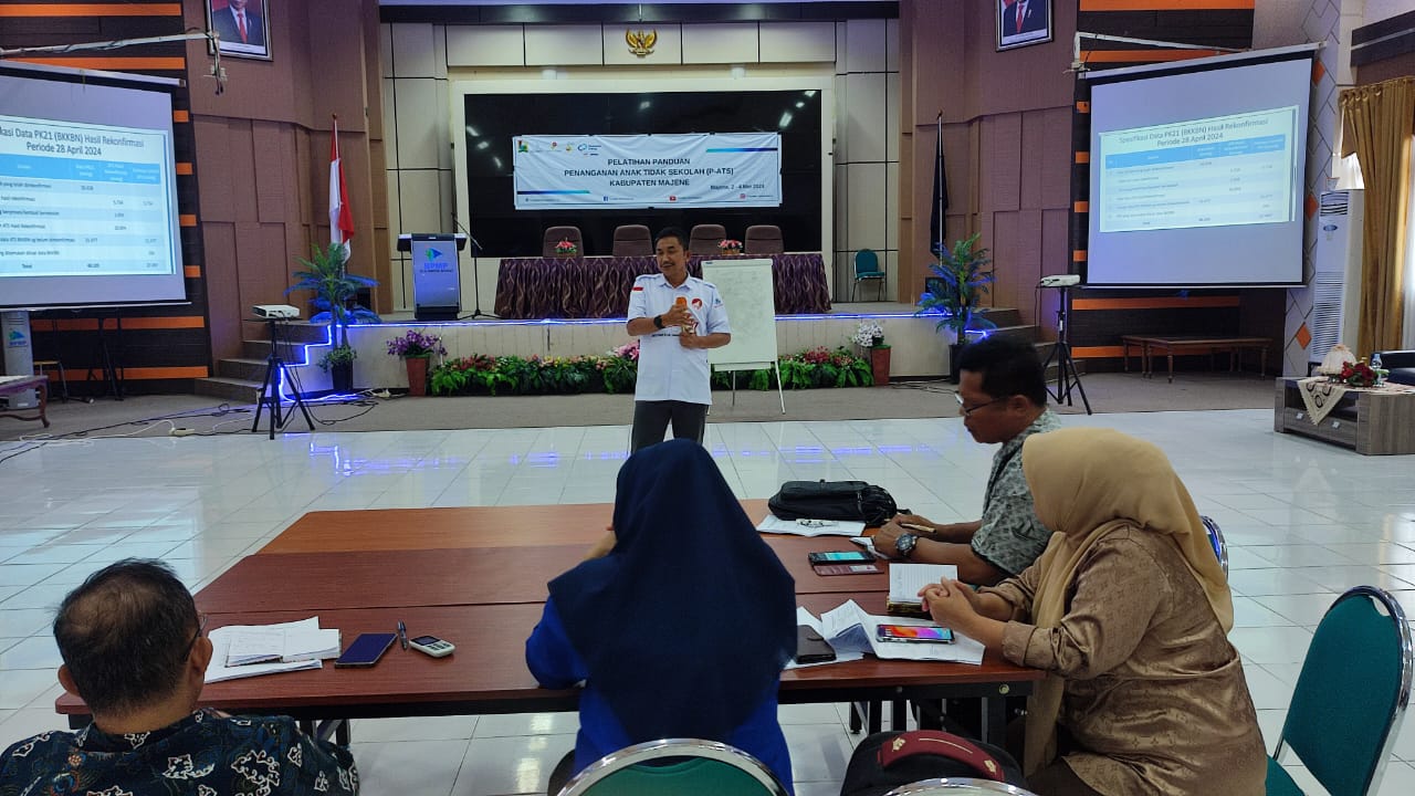 Kadis Dikbud Sulbar Beri Materi pada Pelatihan Panduan Penanganan ATS di Majene