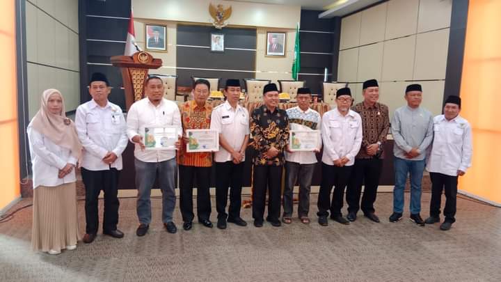Masjid Raya Parepare Dianugerahi UPZ Award Sebagai Pengumpul Zakat Terbanyak
