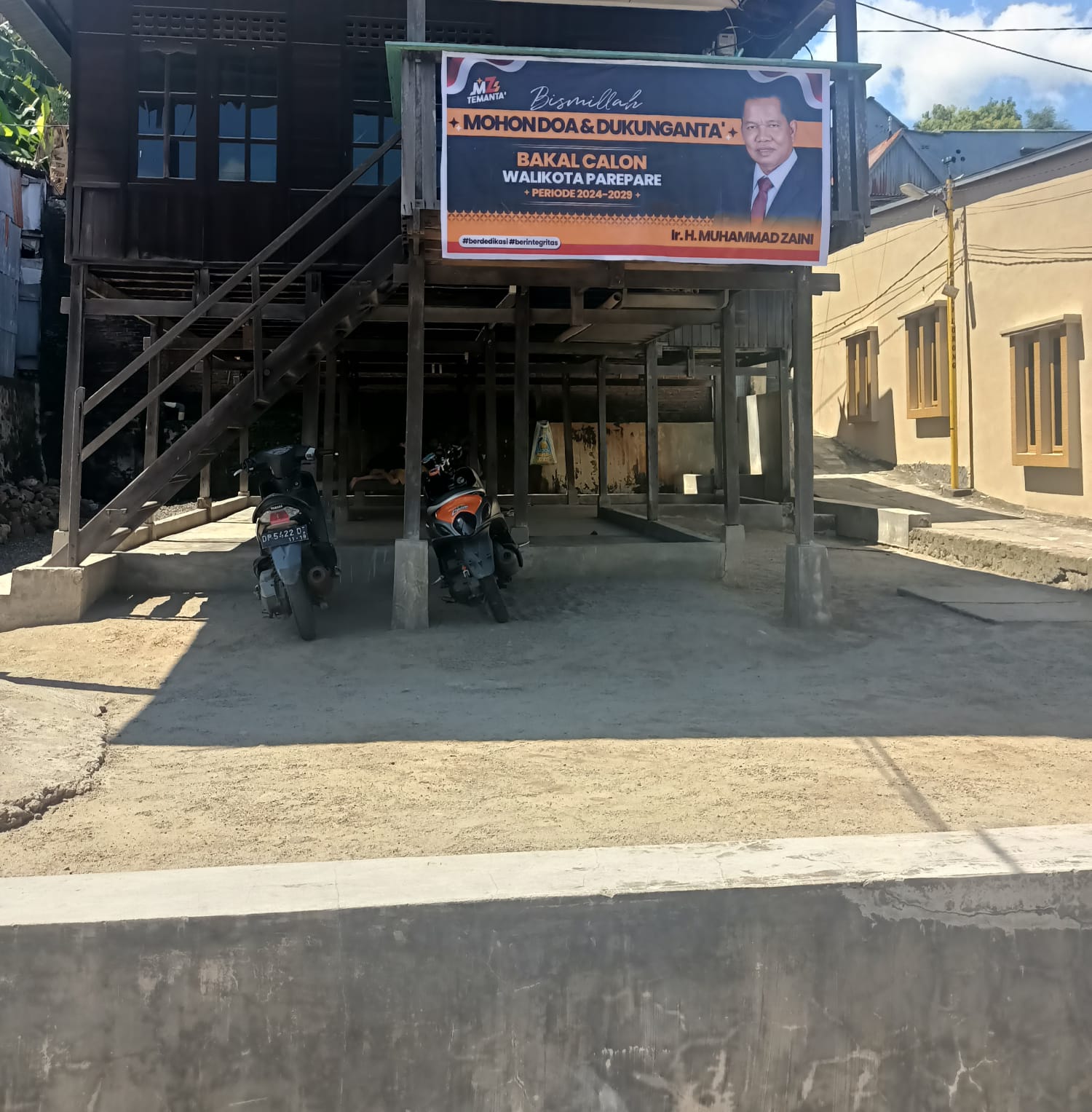 Permintaan Sendiri Rumah Dipasangi Alat Peraga, Tinggi Animo Masyarakat Dukung MZ Maju di Pilkada Parepare 