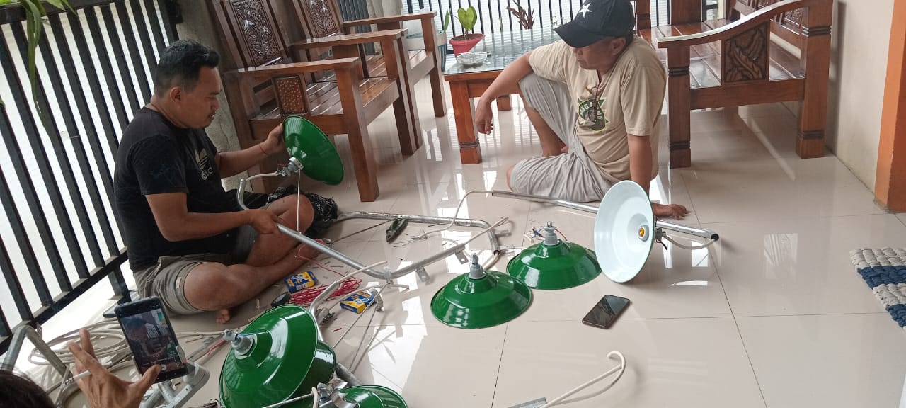 MZ Tepati Janji, Bantuan Lampu Penerangan Jalan di Griya Savaraz 1 Segera Terpasang