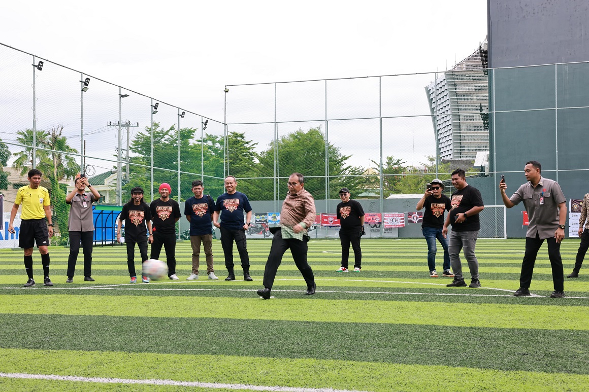 Semarak! Danny Pomanto, Kombes Pol Mokhamad Ngajib, dan Daeng Uki Buka Turnamen Kapolrestabes Cup 2024