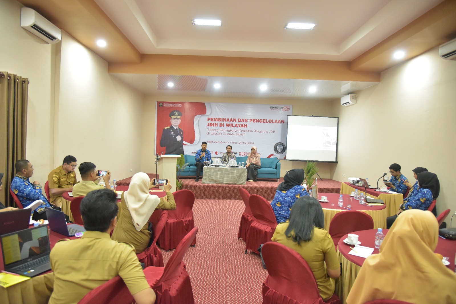 Staf Sekretariat DPRD Sulbat Ikuti Kegiatan Pembinaan dan Pengembangan JDIH