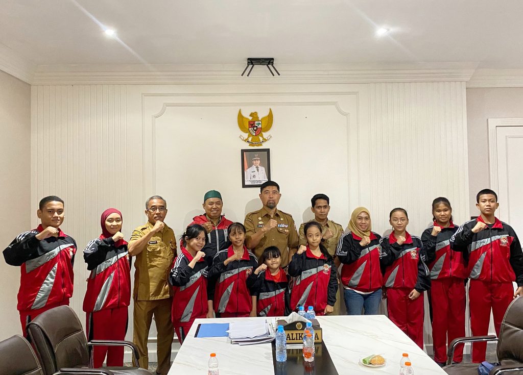 Lepas Tim Taekwondo ke Kejuaraan Nasional KBPP Polri Jatim Cup, Pjs Wali Kota Makassar Harap Bisa Beri Hasil Terbaik 