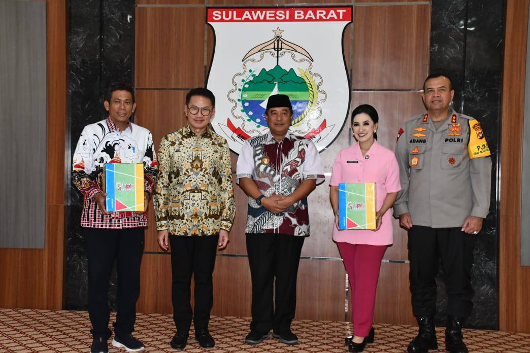 Bertemu Pj Gubernur Bahtiar, Wakil Ketua Umum Kadin Serahkan Bantuan IoT Devices untuk Anak-anak Kepulauan dan Pelosok