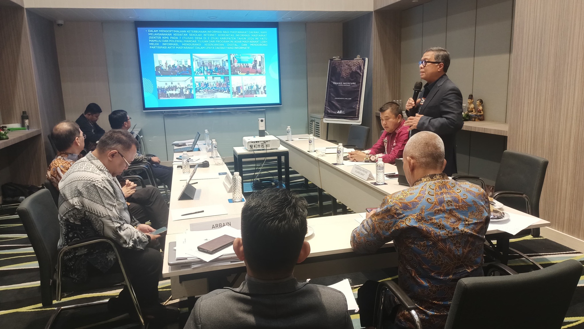 Sekprov Bersama Kadiskominfopers Hadiri Presentase UJi Publik Keterbukaan Informasi di Jakarta