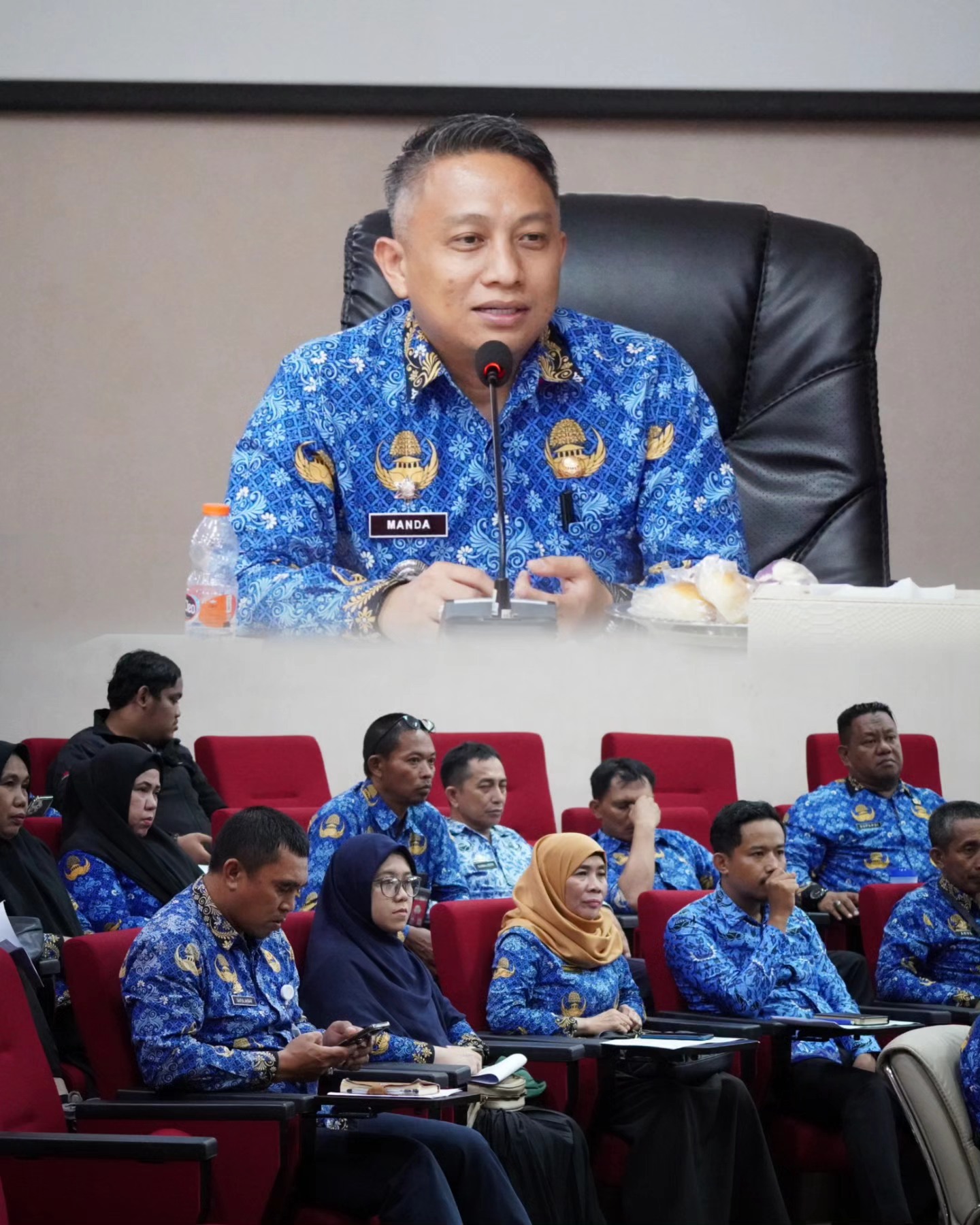 Camat Bersama Lurah dan Bendahara se-Kecamatan Ujung Tanah Hadiri Sosialisasi Sapu Bersih Pungli