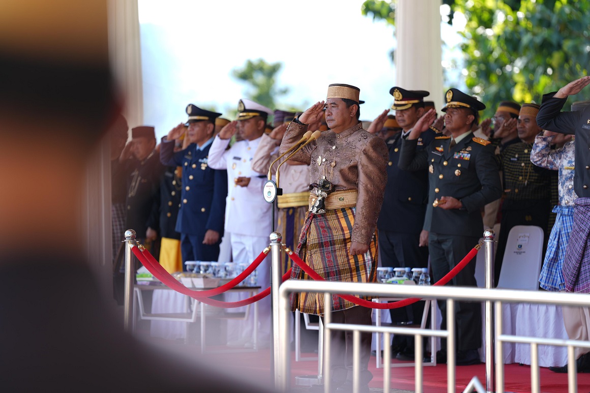 Momen Hari Guru 2024, Pj Bahtiar Ungkap Berkoordinasi DPRD Sulbar untuk Tambahan Tunjangan Gaji Guru