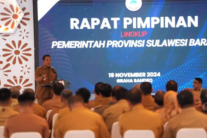 Rapat Internal Bahas Evaluasi Kinerja 2024, Pj Gubernur Sulbar Ingatkan Antisipasi Celah-celah Hukum