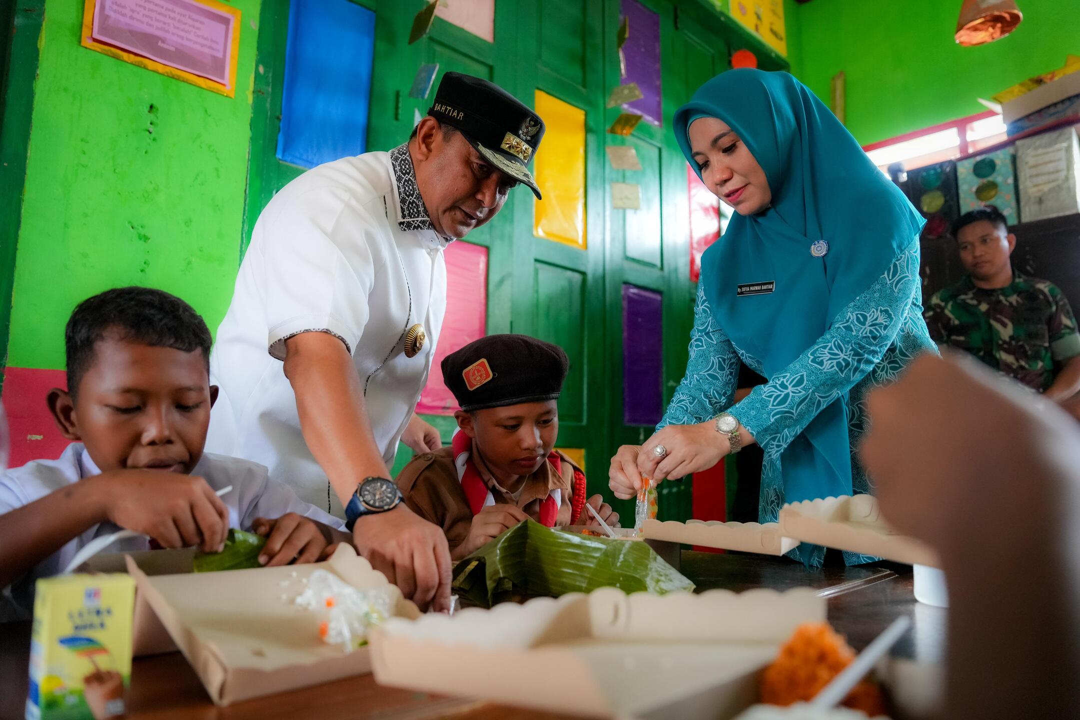 Pj Bahtiar Gelar Uji Coba Makan Bergizi Gratis di SD dan SMP Pasangkayu