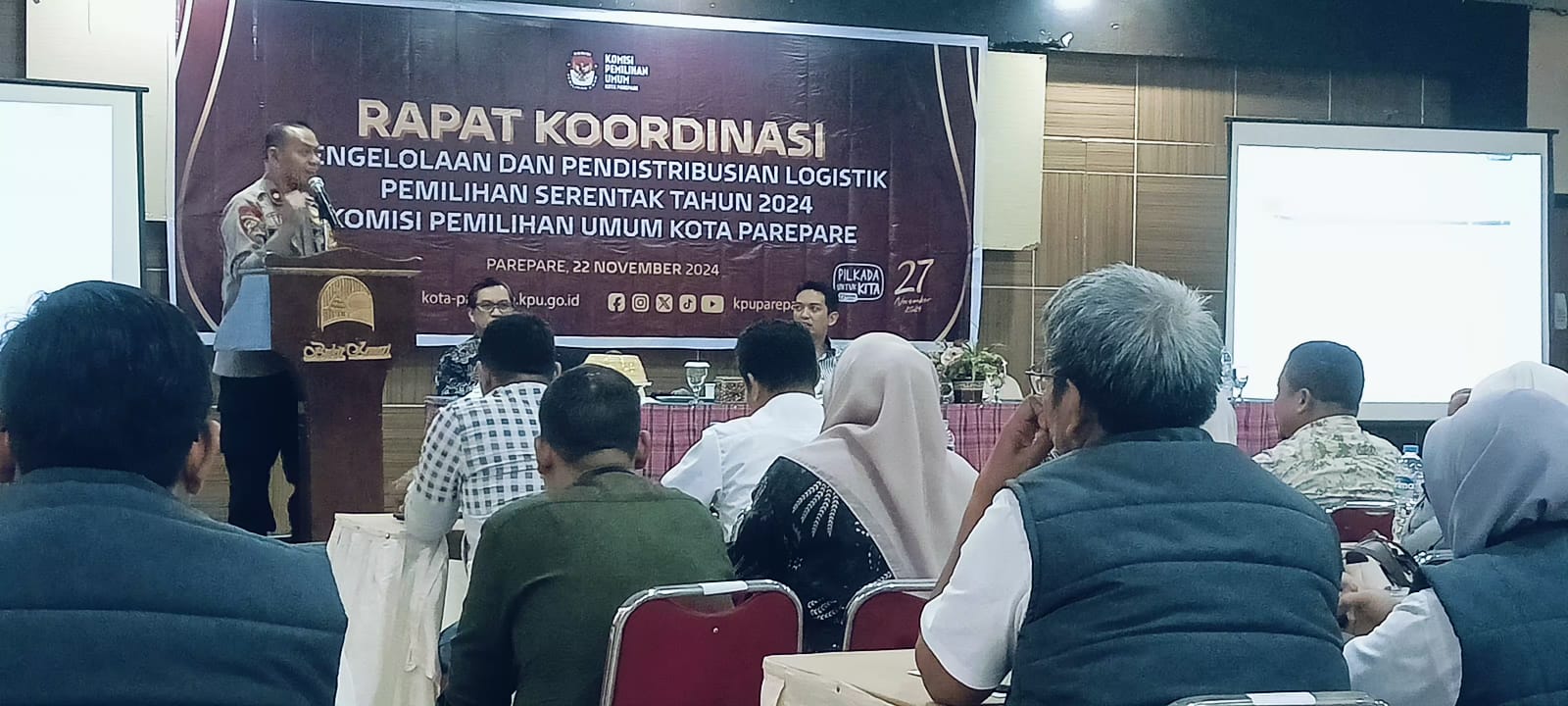Pendistribusian Logistik Pilkada di Parepare Dijaga Ratusan Polisi Bersenjata Lengkap