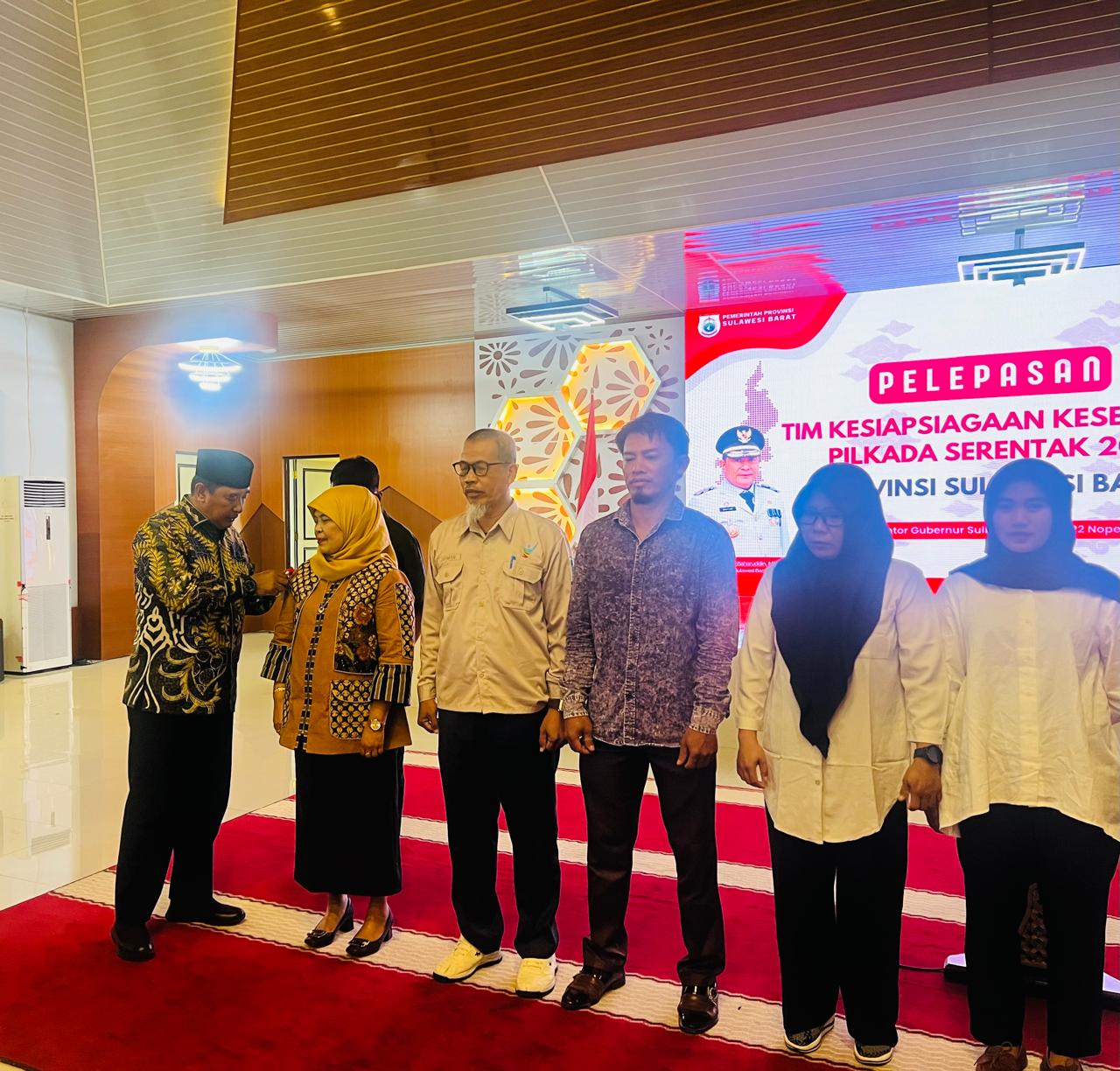 Lepas Tim Kesiapsiagaan Kesehatan Pilkada, Pj Gubernur Bahtiar: Upaya Harmoniskan Manajemen Politik dan Pembangunan