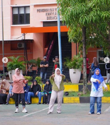 Staf Kecamatan Biringkanaya dan 11 Kelurahan Lakukan Senam Kebugaran Jasmani
