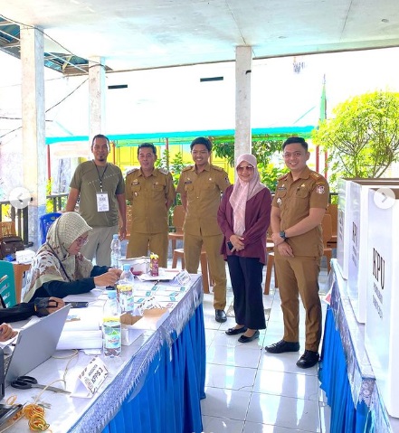 Camat-Sekcam Biringkanaya Dampingi Kadis Kesehatan Pantau TPS di Laikang