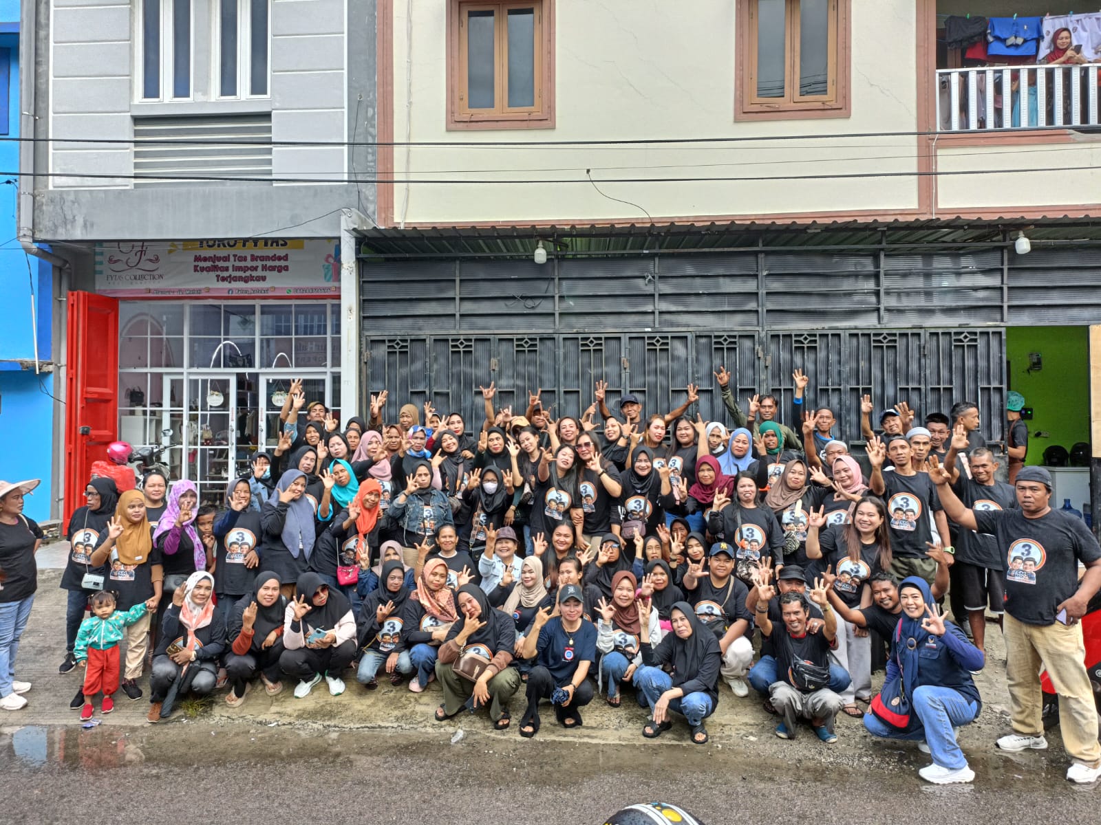 Ratusan Penjual Asongan dan PKL Pelabuhan Nusantara Siap Merangsek Sampai Panggung Raja Band di Kampanye Akbar TSM-MO