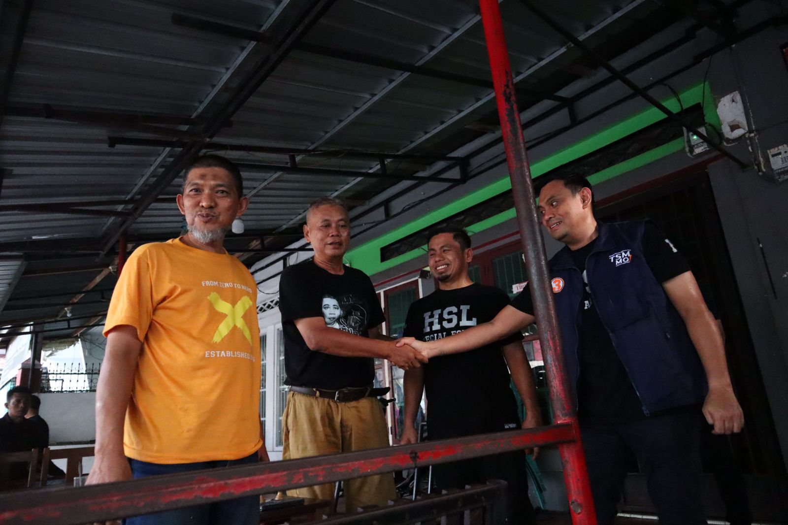 Disambut Warga Penuh Keakraban di Ujung Baru, Tasming-Hermanto Tunjukkan Pemimpin Selalu Dekat dengan Rakyat 