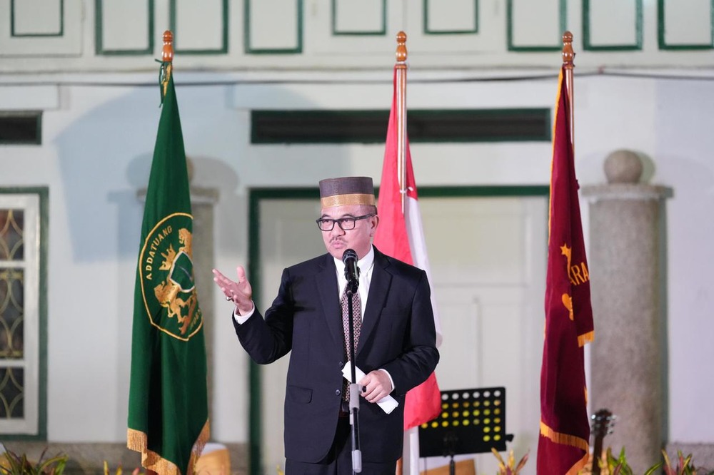 Hadiri Pelantikan Majelis Adat Kerajaan Nusantara, Sekda Sulsel Siap Bersinergi Lestarikan Budaya dan Adat Istiadat Sulsel