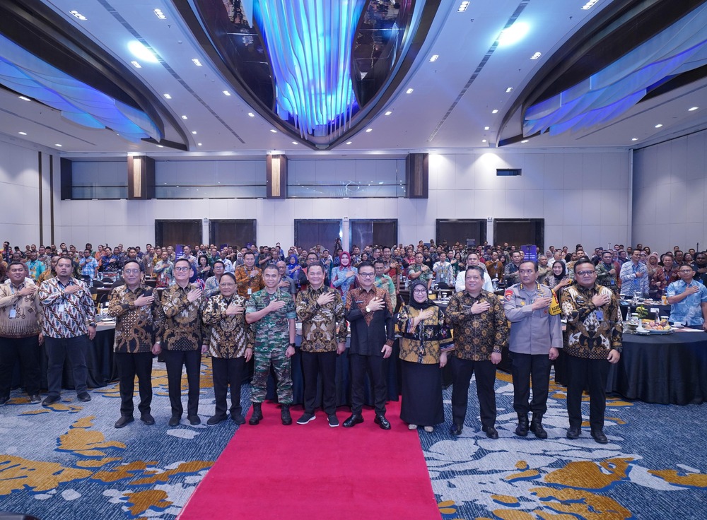 400 KPU-Bawaslu se Indonesia Timur Kumpul di Makassar, Sekda Sulsel Paparkan Langkah Strategis Wujudkan Pilkada Berintegritas  