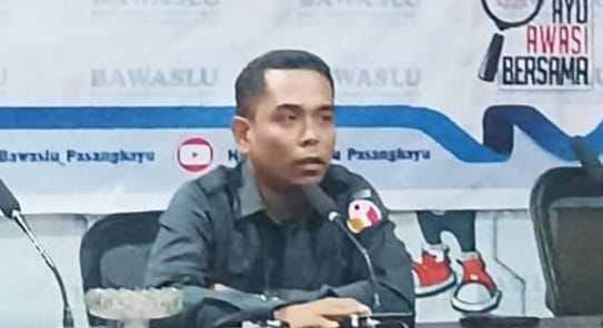 Bagi-bagi Duit saat Kampanye SDK-JSM di Baras, Bawaslu Pasangkayu: Sementara Berproses di Gakkumdu