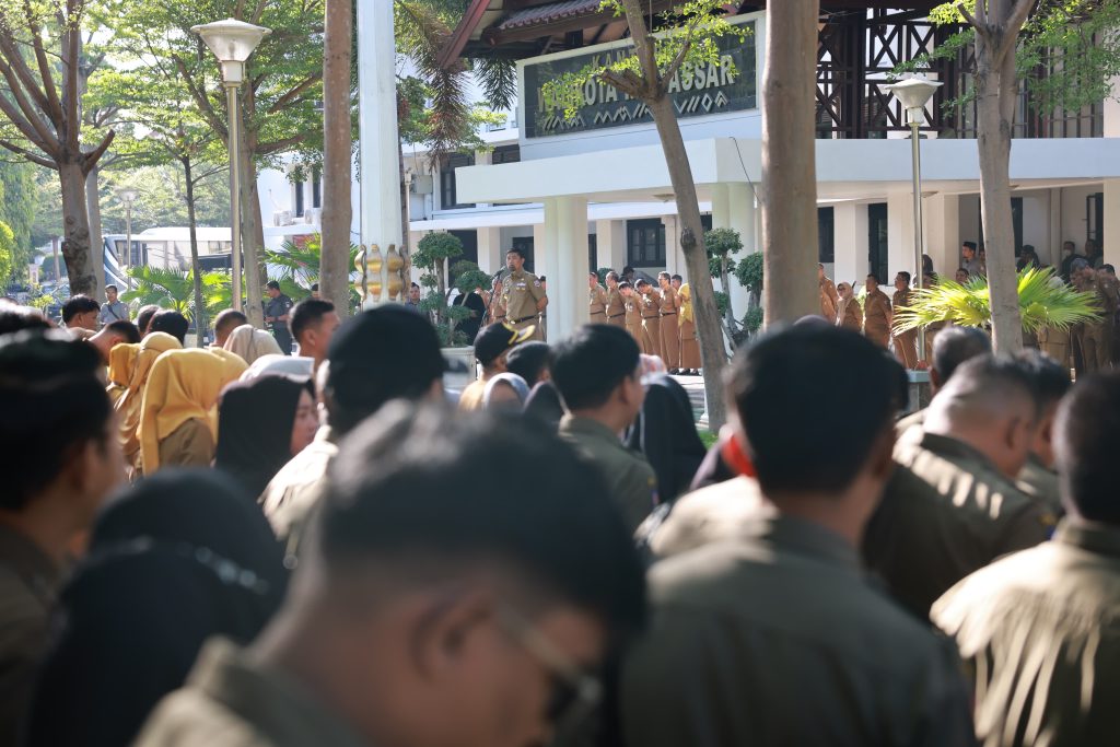 Pjs Wali Kota Makassar Mengapresiasi OPD Pemkot-Masyarakat Kompak Bersih Lingkungan dan Berolahraga