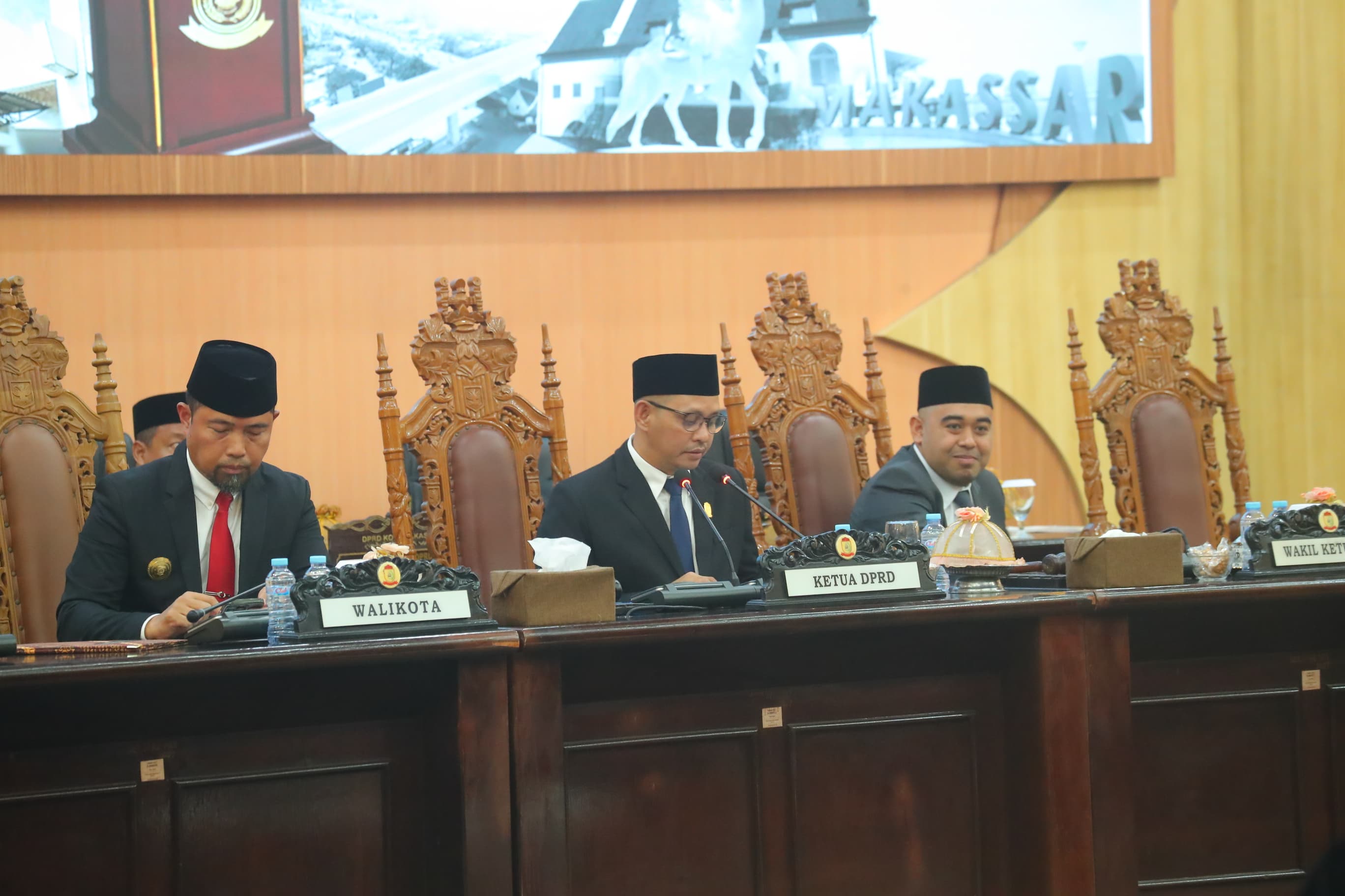 DPRD Makassar Gelar Rapat Paripurna Masa Persidangan Pertama, Penetapan Pimpinan Definitif dan Terbentuk 9 Fraksi 