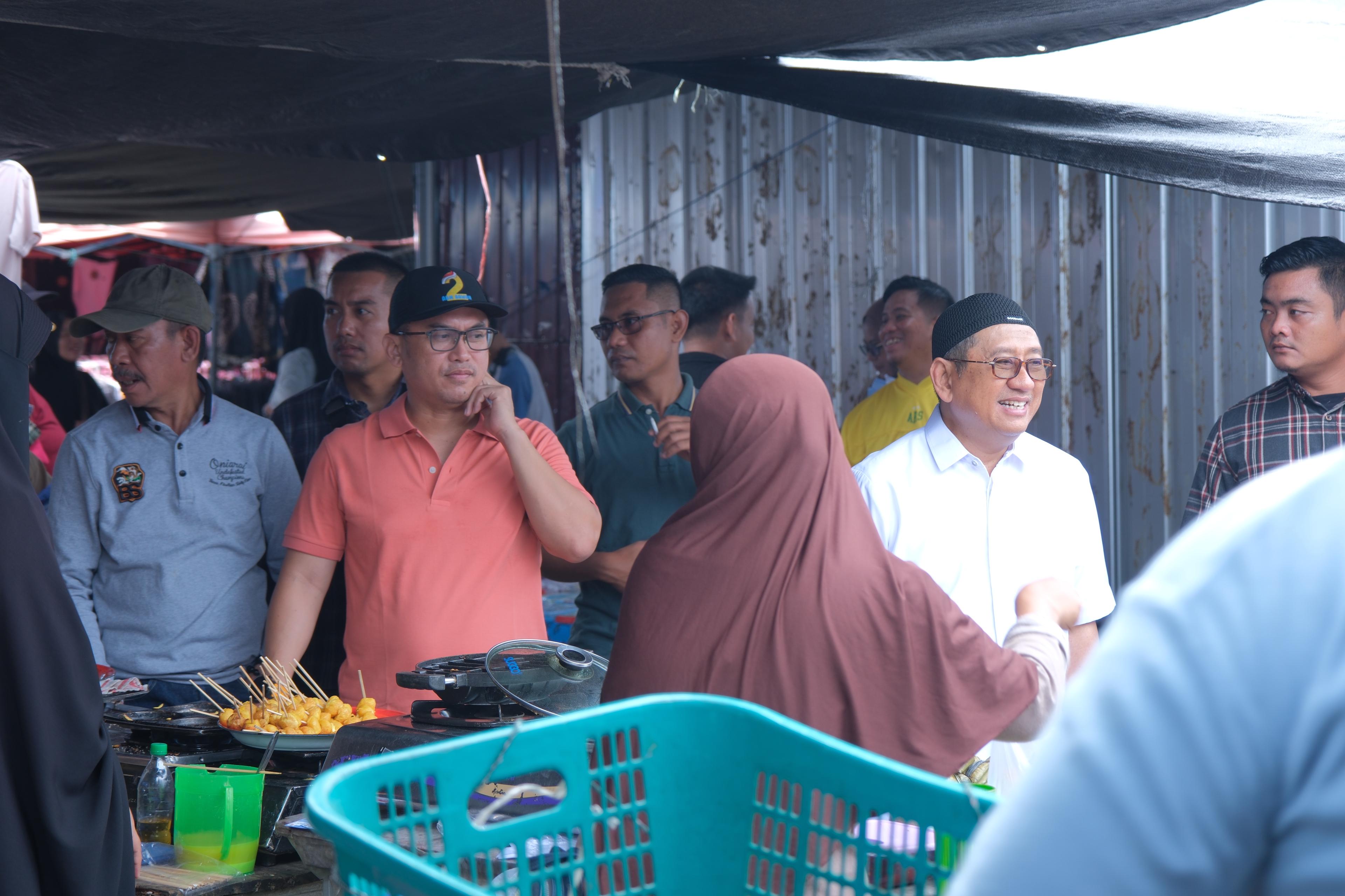 ABM-Arwan Blusukan di Pasar Martajaya Pasangkayu, Serap Aspirasi Warga dan Pedagang