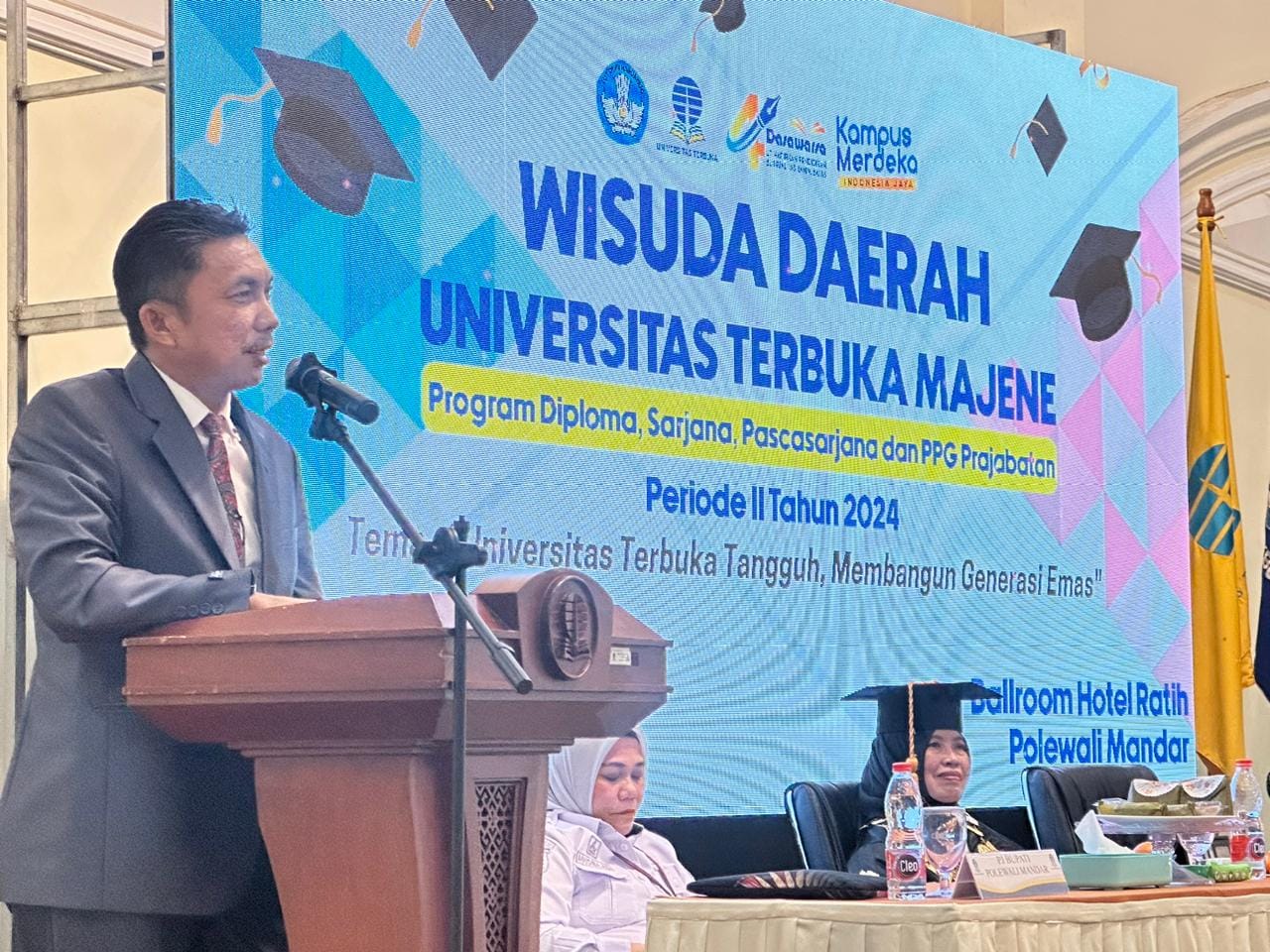 Kadis Dikbud Sulbar Wakili Pj Gubernur Hadiri Wisuda UT Majene