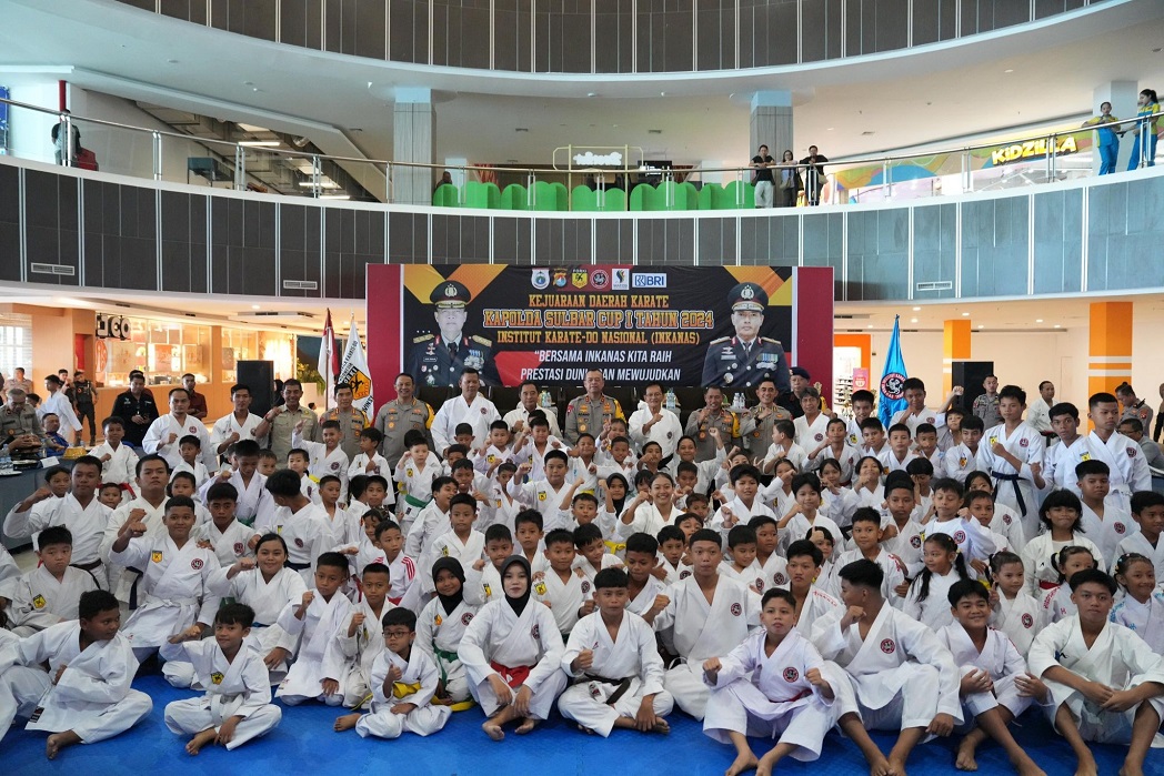 Hadiri Pembukaan Kejuaraan Daerah Inkanas Kapolda Sulbar Cup 1, Pj Bahtiar: Olahraga Miliki Fungsi Sosial dan Ekonomi