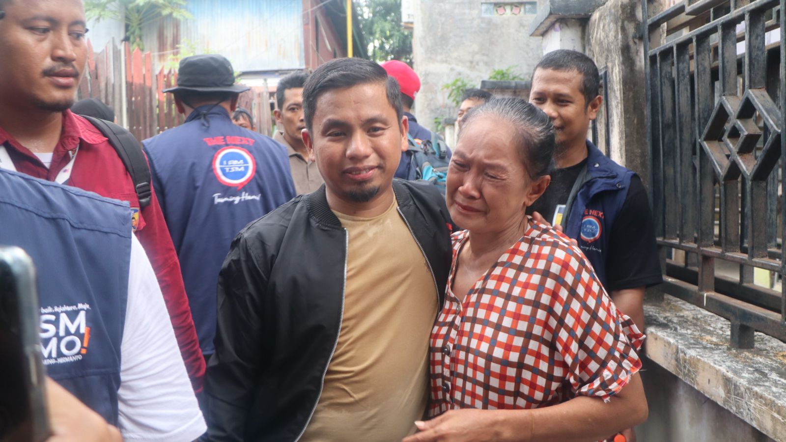 Disambut Haru Warga Bukit Harapan, Tasming-Hermanto Siap Jawab Semua Kesulitan Masyarakat dengan 18 Program Unggulan 