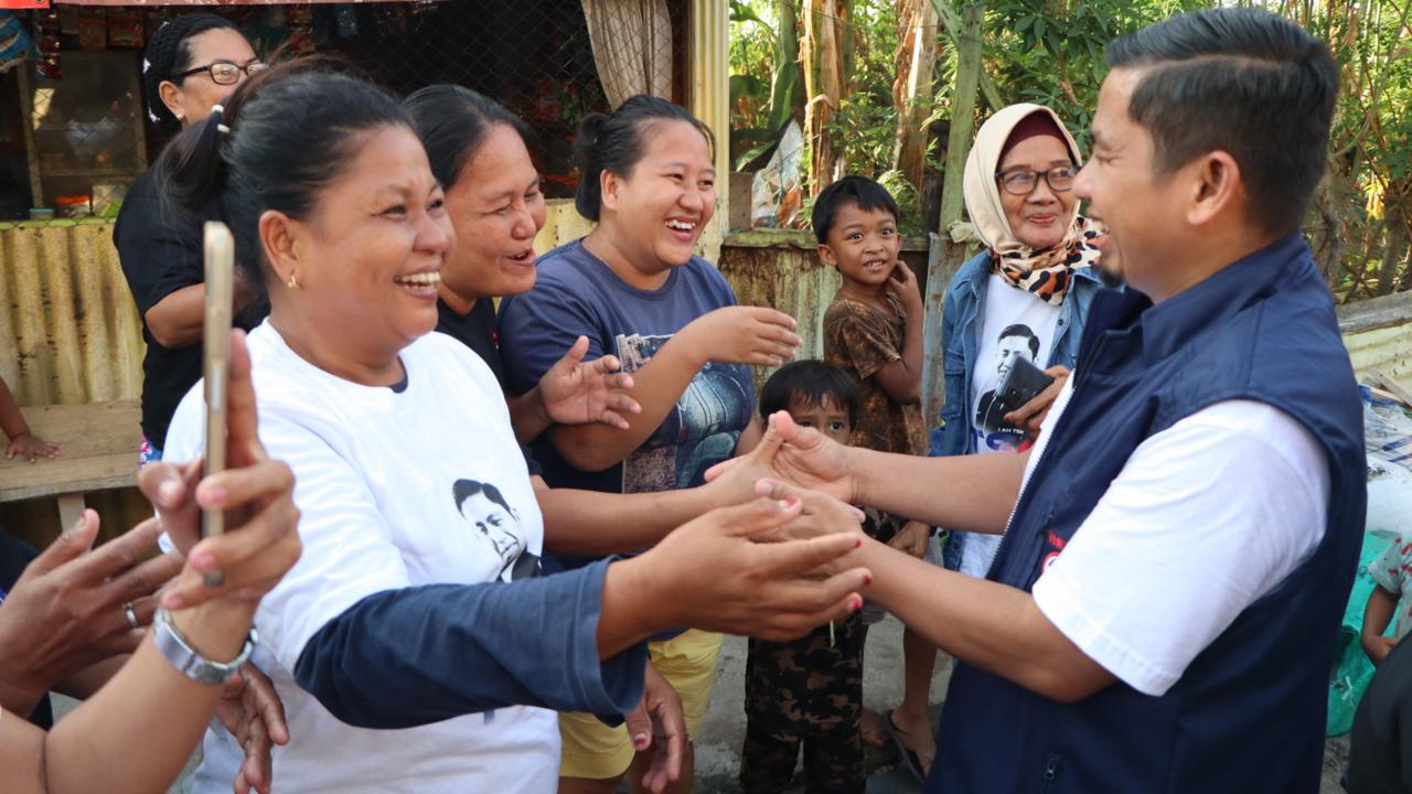 Disambut Pelukan Gembira, Warga Bahagia Saat Tasming-Hermanto Turun Blusukan 
