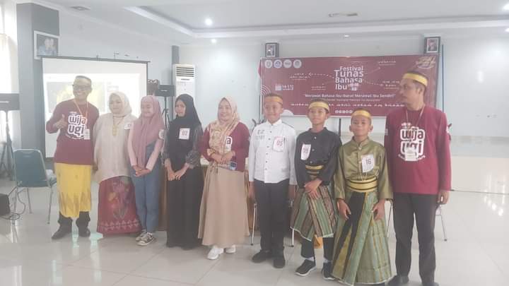 SMPN 1 Parepare Juara 1 Putra dan Putri Stand Up Komedi Festival Tunas Bahasa Ibu 