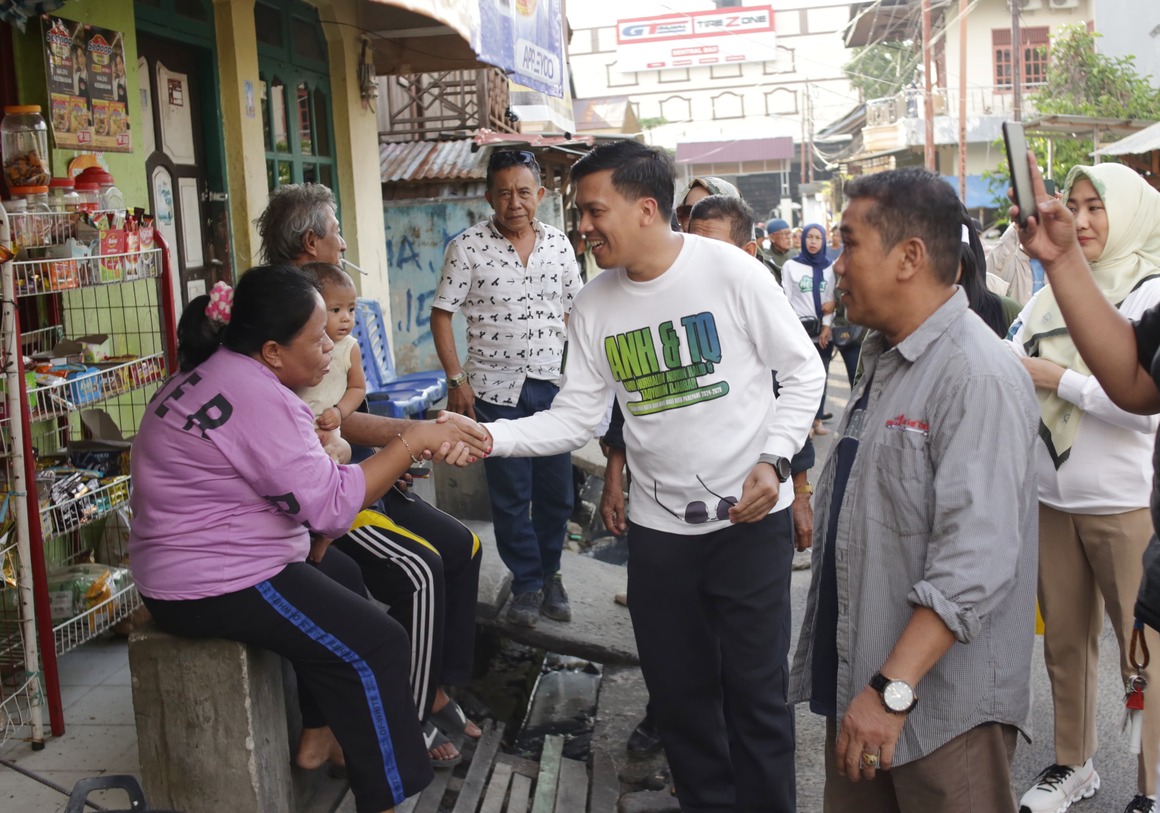 Jalan Kaki Susuri Lorong, Warga Batang Rappe Sebut ANH Calon Pemimpin Merakyat Bawa Harapan Kemajuan Parepare 