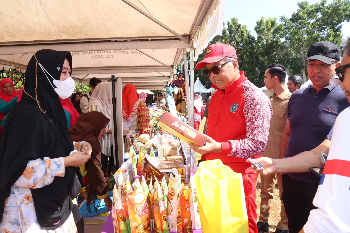 PKK Sulbar Gelar Pasar Murah hingga Pameran pada Puncak Peringatan HKG ke-52