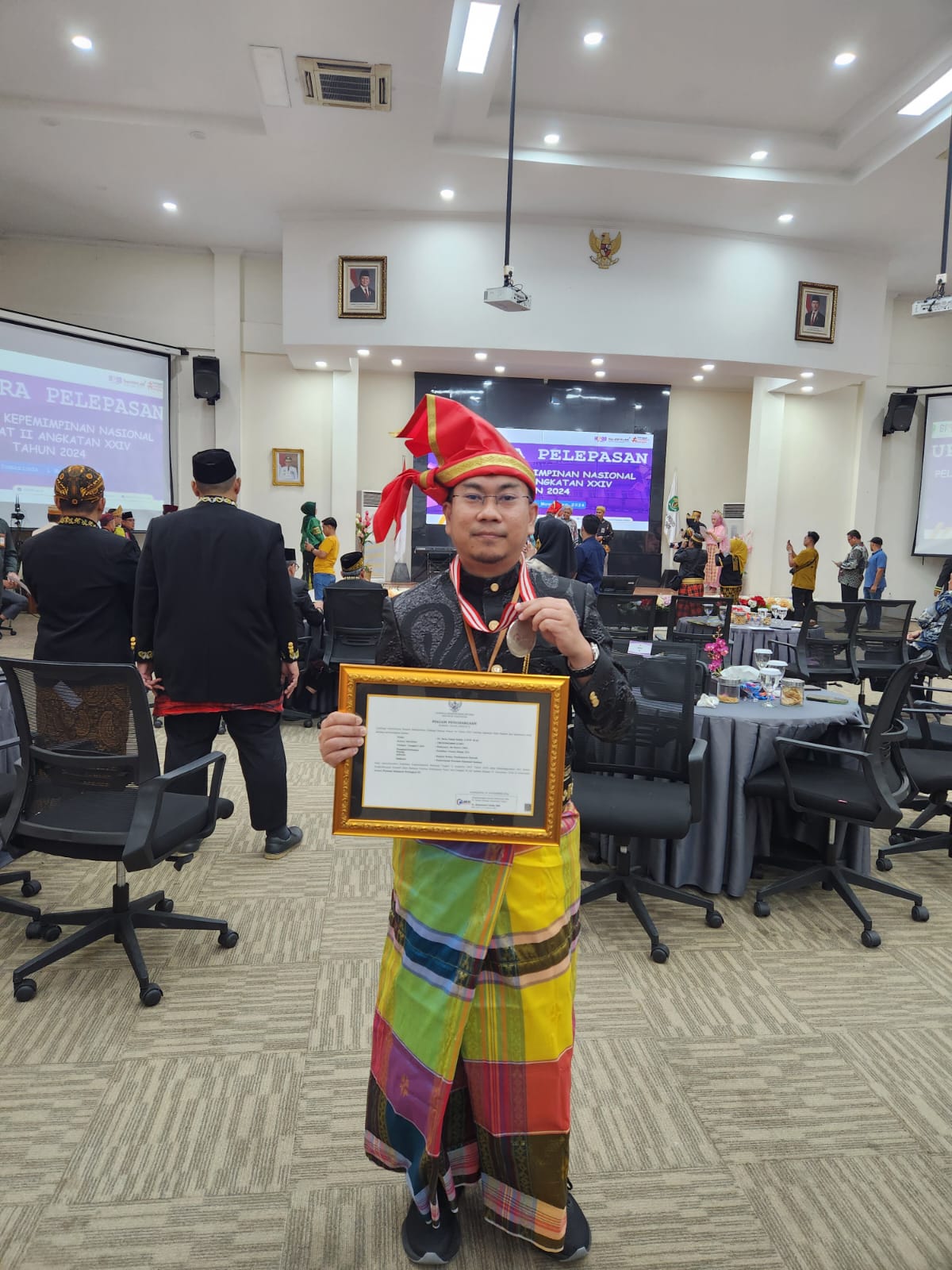 Kepala Bapenda Sulsel Raih Penghargaan Terbaik III Diklatpimnas di Kaltim