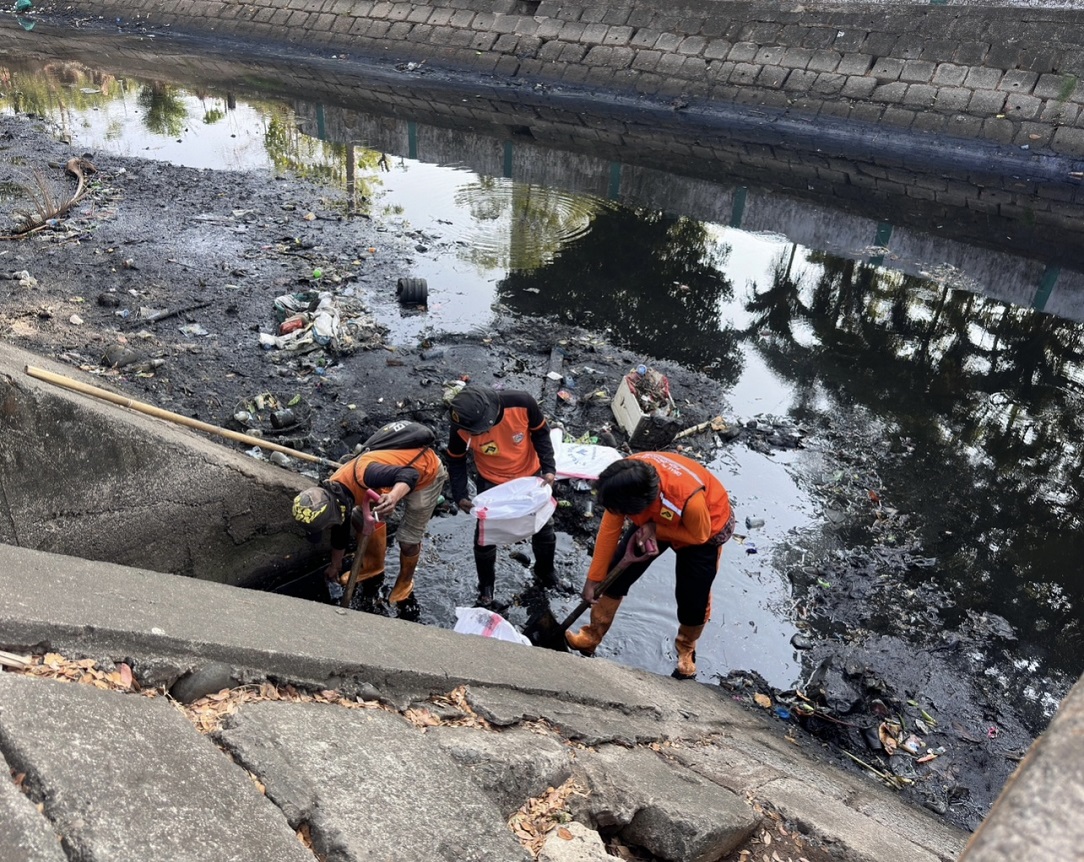 Sabtu Bersih Pemkot Makassar Sasar Kanal dan Drainase, Untuk Antisipasi Banjir