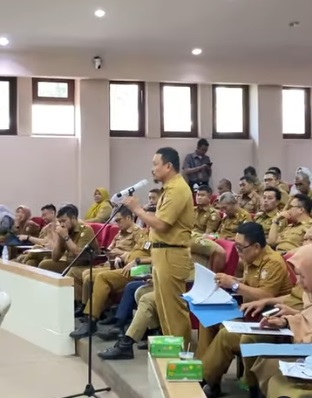 Kadis Perkim Makassar Hadiri Rapat Monev Pelaksanaan APBD dan Realisasi PAD Triwulan III